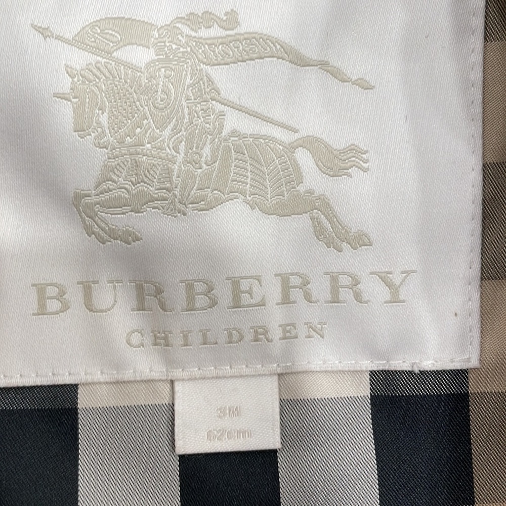 Burberry - Picture 3 of 3